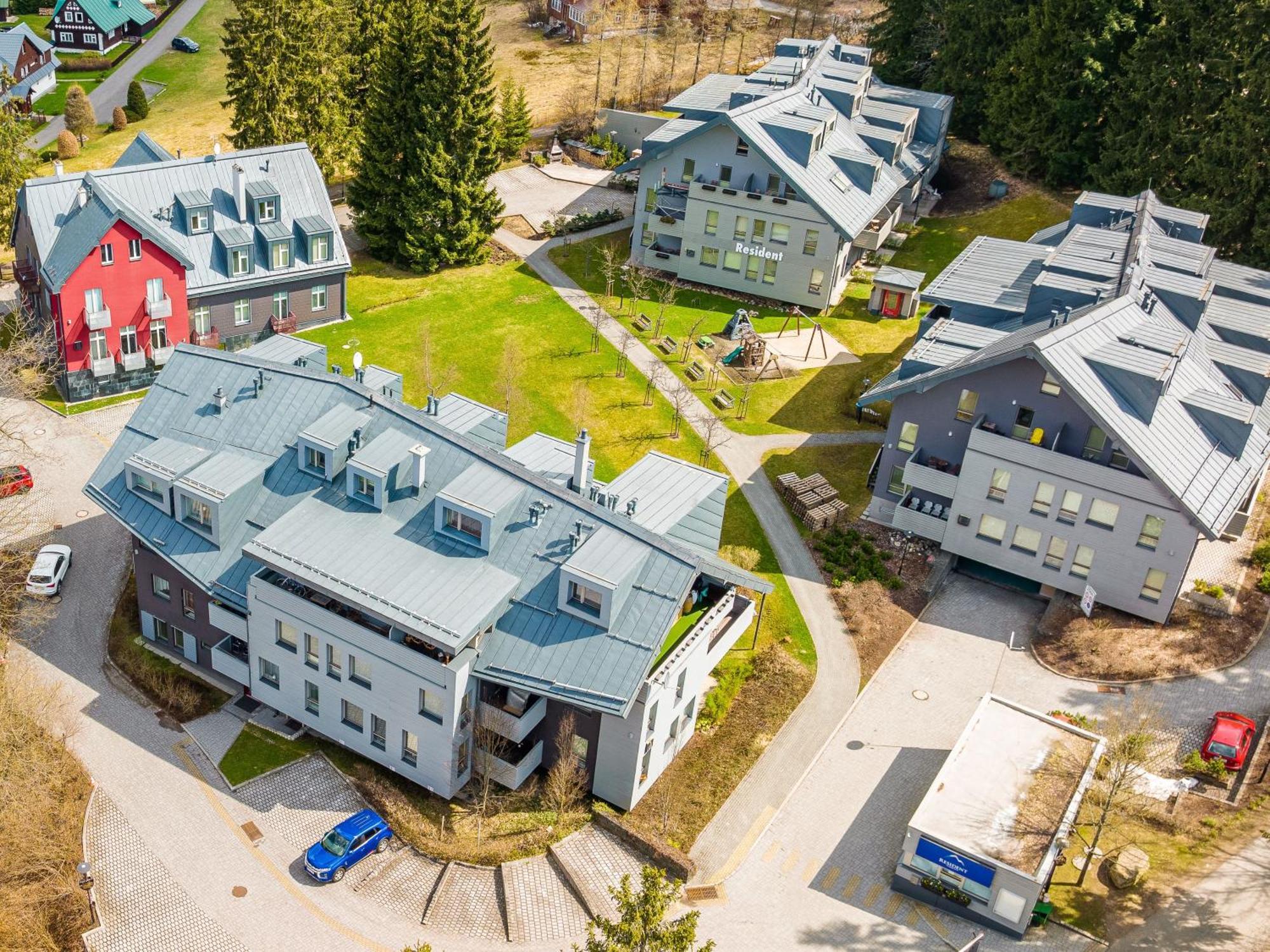 WELLNESS APARTMÁN RESIDENT HARRACHOV C308 Horský apartmán 2KK s velkou terasou a vlastním parkováním v garáži Exterior foto