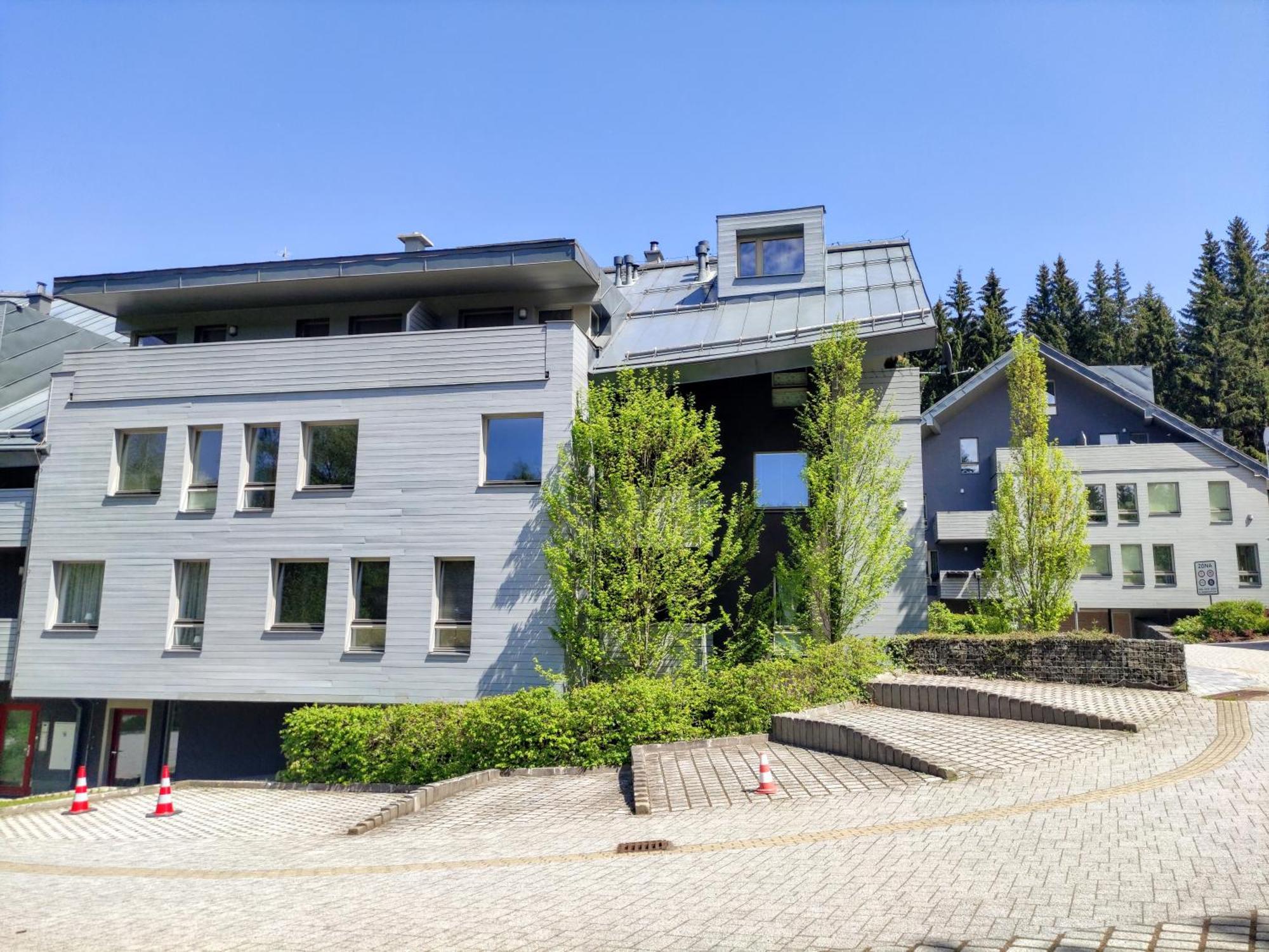 WELLNESS APARTMÁN RESIDENT HARRACHOV C308 Horský apartmán 2KK s velkou terasou a vlastním parkováním v garáži Exterior foto